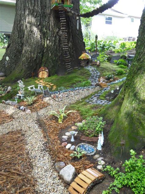It's an exercise in creative storytelling that you can do with a a wooded wonderland would require a good space outdoors to spread out and let all its elements shine. 30 Magical Ways To Create Fairy Gardens To Your Real Life ...