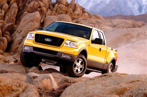 2004 Truck Of The Year Winner 2004 Ford F 150 Motor Trend
