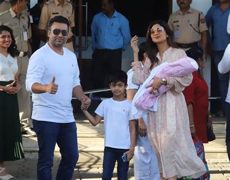The official page of shilpa shetty kundra. Raj Kundra And Shilpa Shetty Spotted With Baby Samisha ...