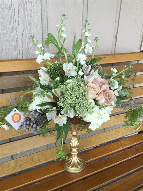 Beautiful Custom Made Centerpiece Off Whites Whites Golds Quick