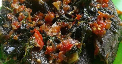 • 3 siung bawang putih. Resep Lele sambal kemangi oleh Yuni Fitriyanti - Cookpad