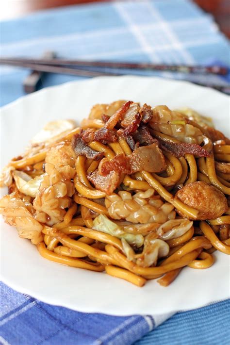 The word hokkien noodles are different when it comes to the mind of the people in the north and the south of peninsula malaysia. Hokkien Mee | Recipe | Pork recipes, Cooking, Cooking recipes