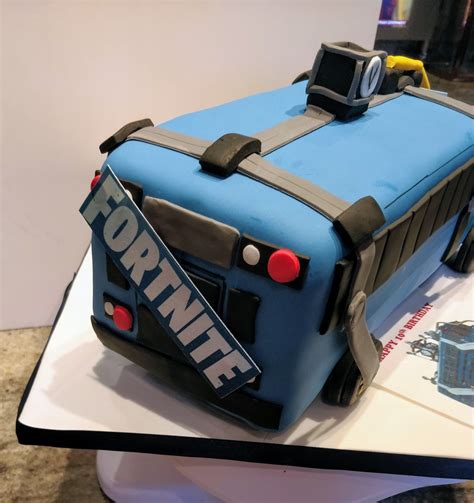 Daniel documented the build process giving us a cool look into how he developed the shaping and the techniques employed beneath the blue skin. Fortnite truck/battle royale cake I made | Monster truck ...