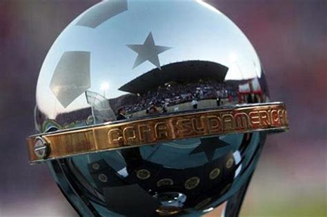 All of the conmebol copa america champions. Taça Sul Americana oferecida ao Chapecoense