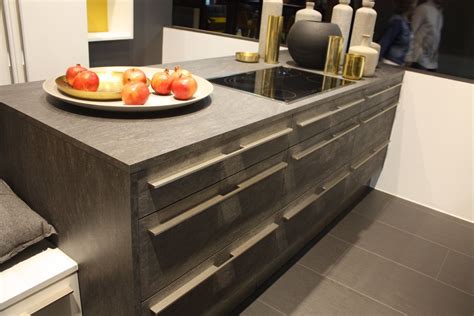 Check our contemporary kitchen handles and pulls which will transform your furniture into a piece of art. Change Up Your Space with New Kitchen Cabinet Handles