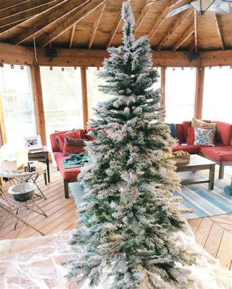 Why Everyone Is Decorating With Fake Snow This Christmas