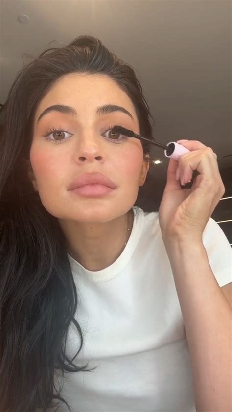 Kylie Jenner Shows Off All Natural Hair Without Wigs Or Extensions