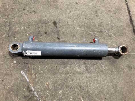 2016 Mustang 2200r Hydraulic Cylinder For Sale Spencer Ia 25157770