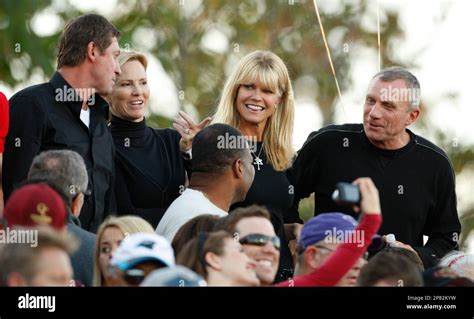 From Left Wayne Gretzky His Wife Janet Jones Jennifer Wallace And