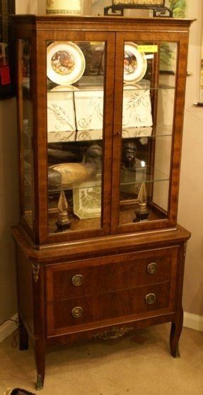 While curio cabinets and china cabinets have much in common, they are intended for slightly different storage purposes. Antique Curio Cabinets - Foter