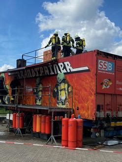 Onlinelesen Feuerwehren Ben Im Brandcontainer