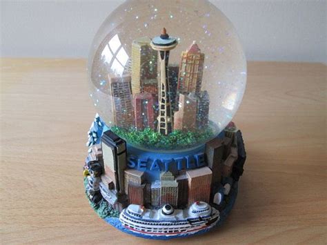 Vintage Collectible Musical Seattle Snow Globe Snow Globes Christmas