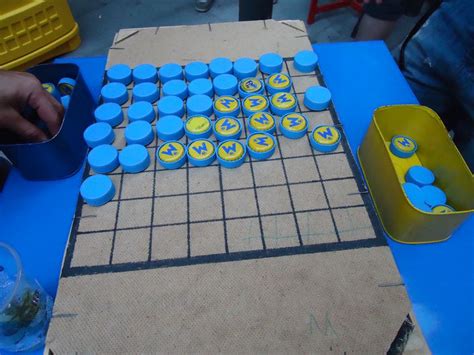 Además, imparto formaciones y talleres a familias y docentes y soy psicóloga especialista en juego en ludia asesoras y en el estudio de diseño de juegos de rol y narrativos all the little lights. 7 juegos de mesa con materiales reciclados