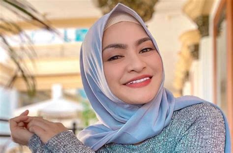 Nathalie Holscher Mau Lepas Hijab Usai Cerai Dari Sule Iman Aku Benar