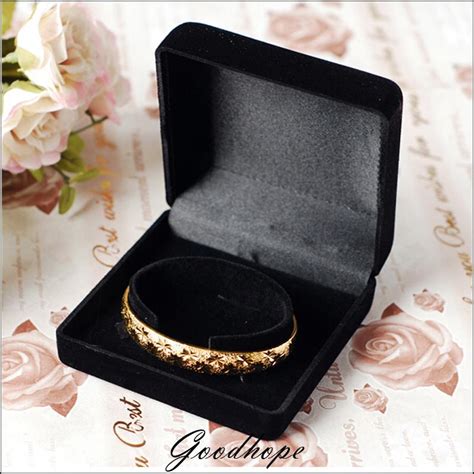 Easily draw attention and cater to most people's interest. Wholesale 10pcs Black Velvet Bracelet Jewelry Boxes Flock ...