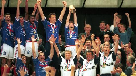 Kidzsearch.com > wiki explore:web images videos games. L'odyssée de Didier Deschamps chez les Bleus | www.cnews.fr