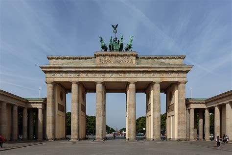 Brandenburg Gate - Wikipedia