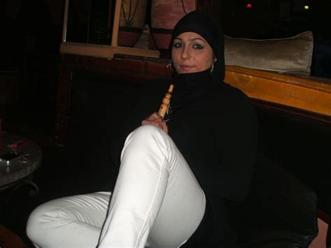 Collection Of Beautiful Arabian Girls Photos Iranian Lady Smoking Shesha