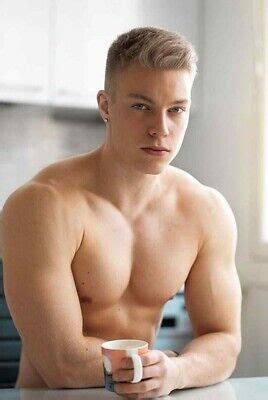 Shirtless Male Muscular Blond Hunk Man Guy Wow Body Beefcake Photo X B Picclick