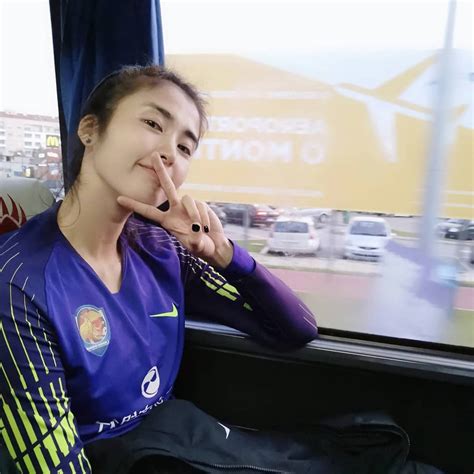 รุ่นพี่ น้องมิกซ์ เจนจิรา เกิดประสพ นักยิงธนูทีมชาติไทยเคย. Zhao Lina มือกาวหญิงทีมชาติจีน ที่มีดีทั้งรูปร่าง หน้าตา