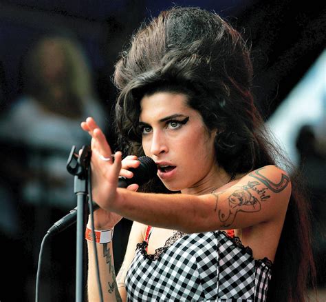 Amy Winehouse Amy Winehouse Photo 24136404 Fanpop