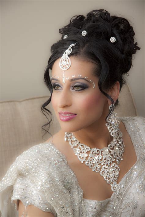 Every woman seeks to look the best on her big most punjabi and indian muslim brides will wear a braided hair styles with one or two. 20 Indian Wedding Hairstyles Ideas - Wohh Wedding