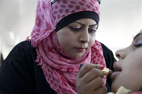 Syrian Refugee Women Are Not The Sum Of Their Hardships Huffpost The