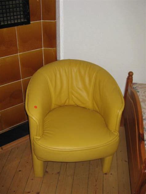 Sessel mit lederbezügen sind echte klassiker. gelber Cocktailsessel Leder Neuwertig für 200 € | SofaXchange.com