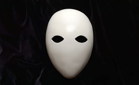 Vibrieren Schuhe Zu Gunsten Von Featureless White Mask ästhetisch