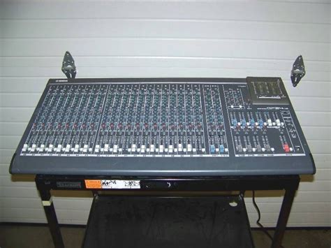 Yamaha 24 Channel Mixing Console Sound Board With Standard Power