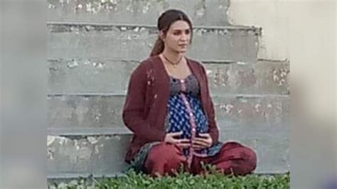 Kriti Sanons Surrogate Mother Look Leaked From Mimi Film Sets Kriti Sanon Has Been Cast As A