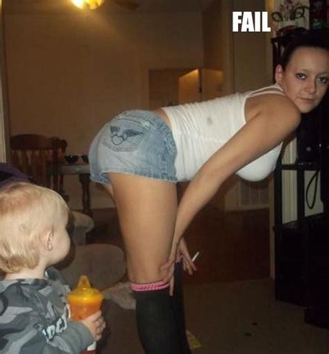 Pictures Worst Mom Selfie Fails Across The World