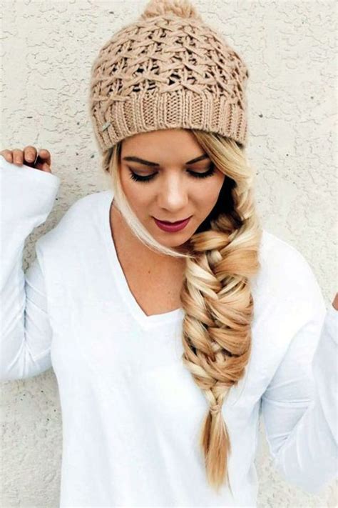 10 Ways To Wear A Beanie And Have Your Hair Look Good Society19