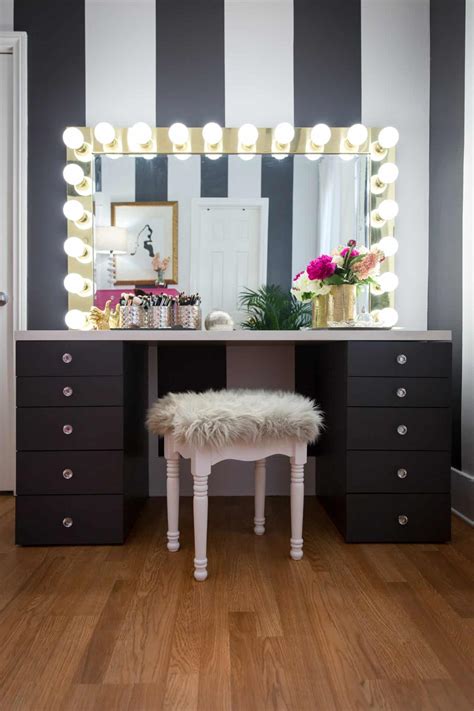 20 Diy Stylish And Chic Makeup Vanities In 2020
