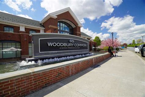 From Nyc Woodbury Common Premium Outlets Shopping Tour Getyourguide