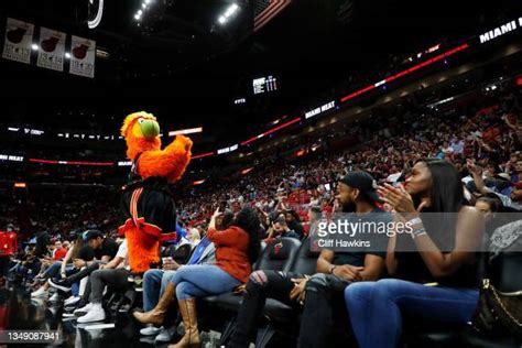 Miami Heat Mascot Photos Et Images De Collection Getty Images