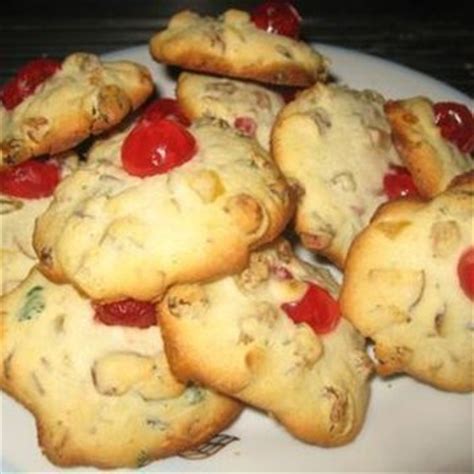 In a small mixing bowl, cream together the butter and the sugar. Irish Whiskey Christmas Cookies | Cookie, Bar & Brownie ...