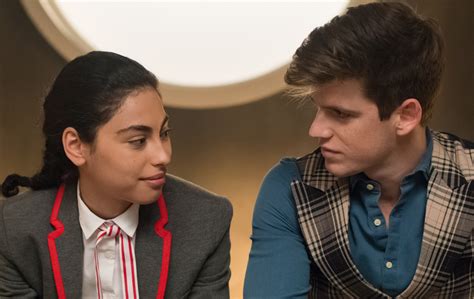 Hangi oyuncular başrol, kimler diziden ayrıldı, yönetmeni, senaristi gibi bilgiler yer alıyor. Netflix-Serie „Elite": Das soll in der 2. Staffel aufgeklärt