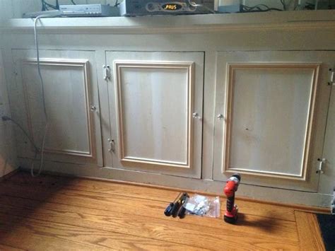 Remove your cabinet doors and place all hardware/screws in a ziploc baggy. Image result for how to update flat cabinet doors | Cabinet doors, Frameless kitchen cabinets ...