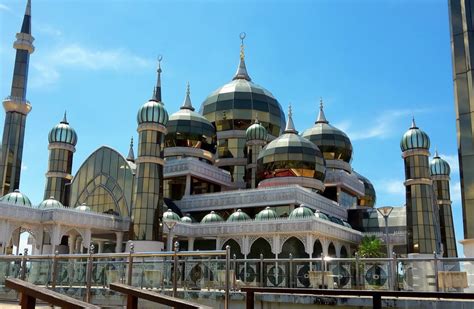 ˈkuˈala ˈtəˈrəŋˈganu), often abbreviated as k.t., is a city, the administrative capital, royal capital and the main economic centre of terengganu, malaysia. 25 Best Things To Do In Kuala Terengganu (Malaysia) - The ...