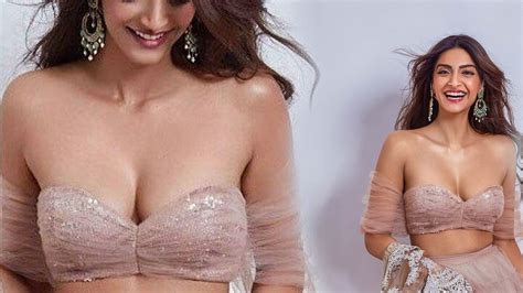 Sonam Kapoor Fashionable Dress Sonam Kapoor Hot Videos Youtube