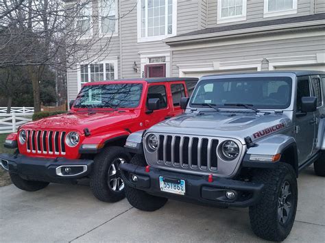 Have fun and enjoy the ride wherever you go. Rubicon and Sahara Side by Side | 2018+ Jeep Wrangler ...