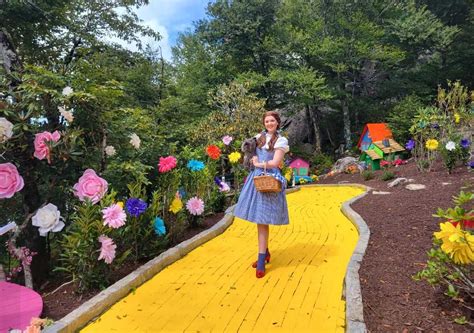 North Carolinas Famed Wizard Of Oz Theme Park Reopens At Beech