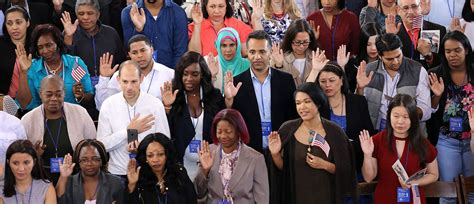 15000 New Us Citizens Sworn In On Independence Day After Immigrating