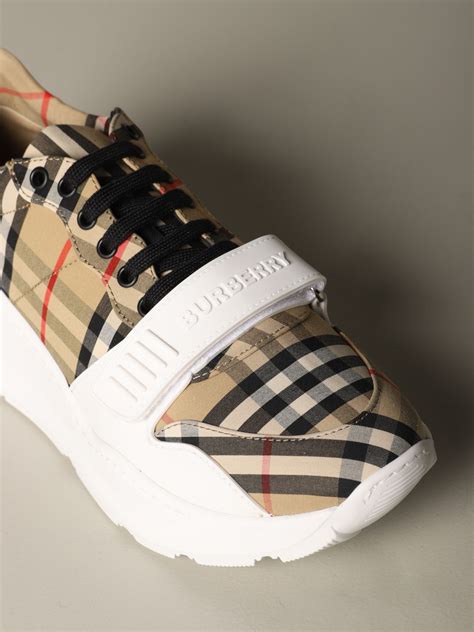 Burberry Regis M Low Sneakers In Check Cotton Canvas Sneakers