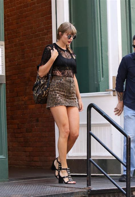Oops Singer Taylor Swift Upskirt In New York Scandal Planet