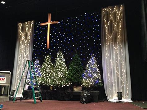 20 Christmas Decoration Ideas For Church