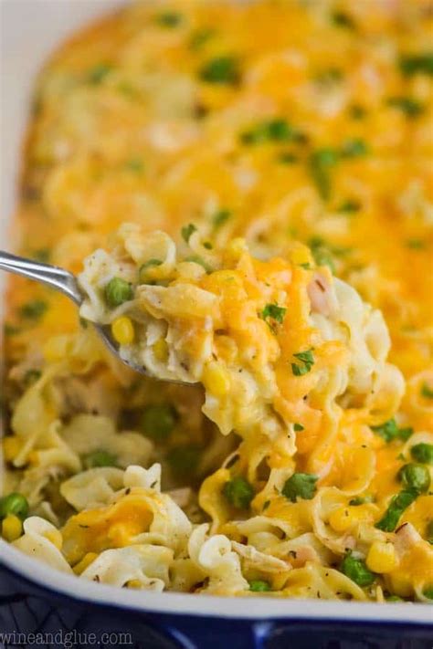 There are days when you want to be virtuous and eat a vegan salad for dinner, and there are other days when you're craving comfort food. Vegetarian Noodle Casserole - Tuna Noodle Casserole Recipe ...