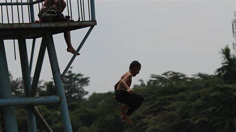 Foto Anak Anak Bermain Di Sungai Siak Pekanbaru