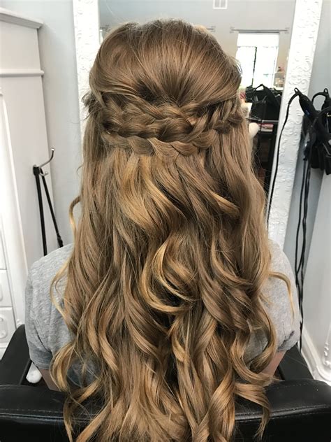 perfect half up prom hairstyles for long hair with simple style best wedding hair for wedding